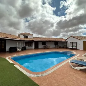 Villa With Pool In The Centre Of Fuerteventura, Antigua (Fuerteventura)